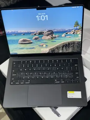 Laptop Apple MacBook Pro 2025 M5 16GB Apple M5 SSD 512GB