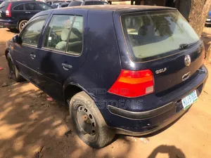 Volkswagen Golf 2000 Black