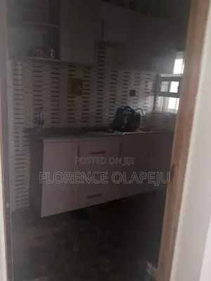3bdrm Block of Flats in Jankata, Akala Express for rent
