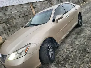 Lexus ES 350 2011 Gold