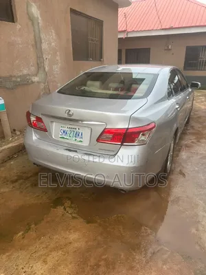 Lexus ES 2012 Silver