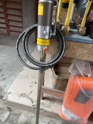 High-Pressure Pneumatic (Air-Operated) Barrel Grease Pump.