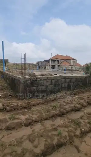 4bdrm Duplex in Estate Behind Amac, Lugbe District for sale