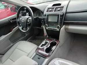 Toyota Camry XLE 4dr Sedan (3.5L 6cyl 6A) 2014