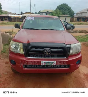 Toyota Tacoma 2004 Red
