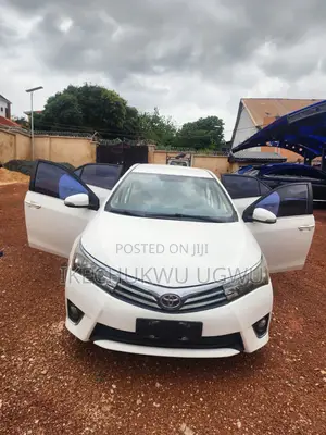 Toyota Corolla LE 4dr Sedan (1.8L 4cyl CVT) 2015 White