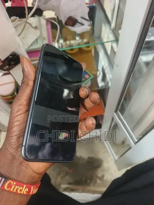 Apple iPhone 11 64 GB Gray