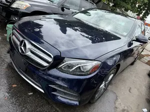 Mercedes-Benz E300 4Matic AWD Sedan (2.0L 4cyl 9A) 2017 Blue