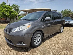 Toyota Sienna XLE 7 Passenger 2010 Gray