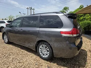 Toyota Sienna XLE 7 Passenger 2010 Gray