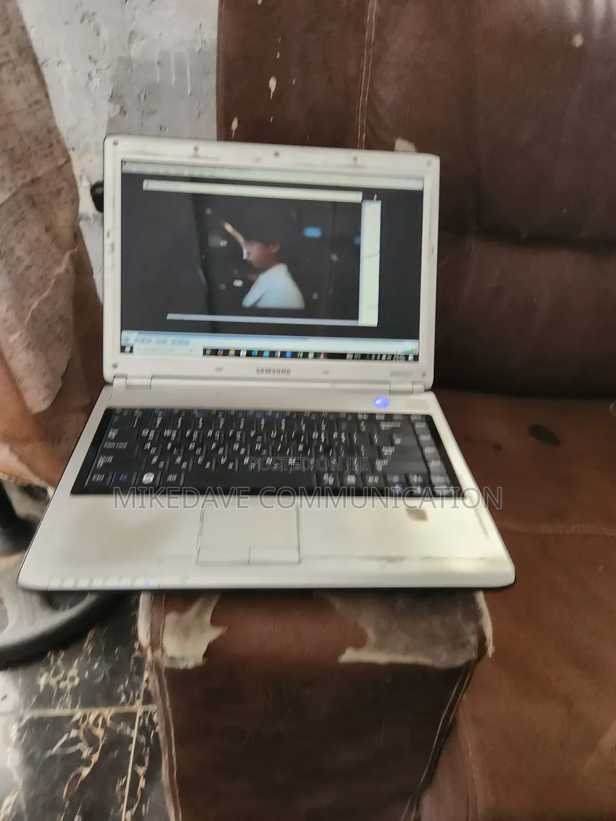 Laptop Samsung N140 4GB Intel Xeon HDD 320GB
