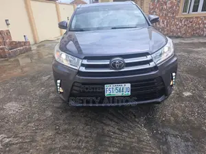 Toyota Highlander 2018 Brown