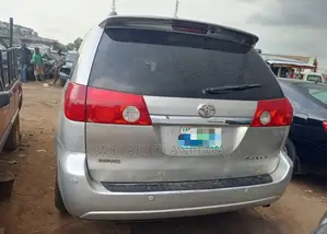 Toyota Sienna 2006 Gray