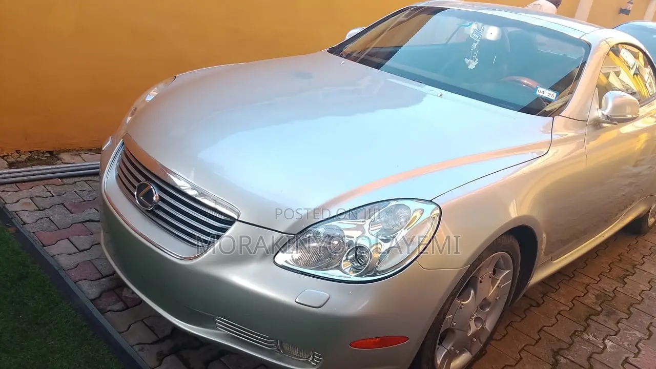 Lexus SC 430 2010 Gold