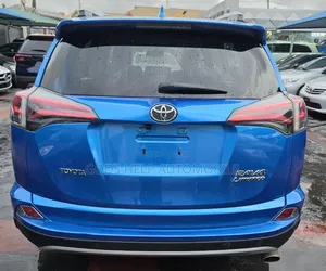 Toyota RAV4 2017 Blue