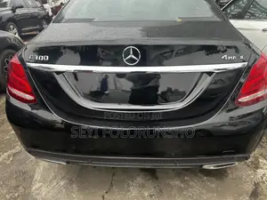 Mercedes-Benz C300 2016 Black