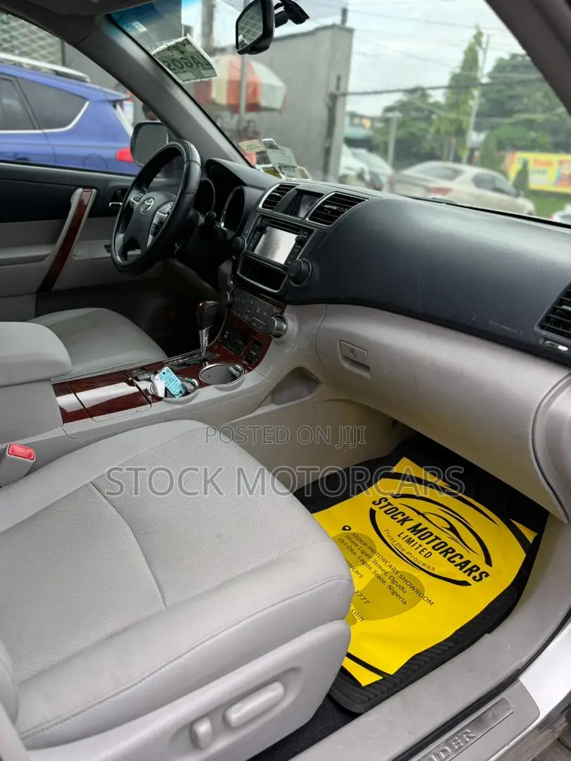Toyota Highlander 2013 Silver