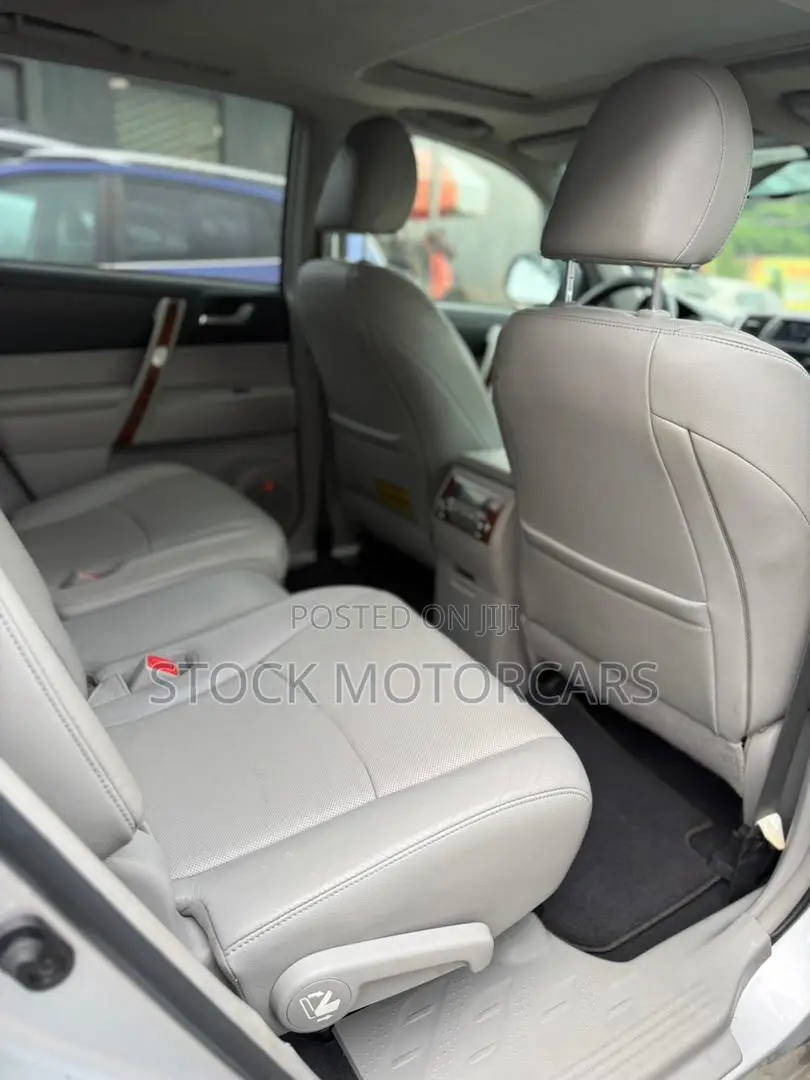 Toyota Highlander 2013 Silver