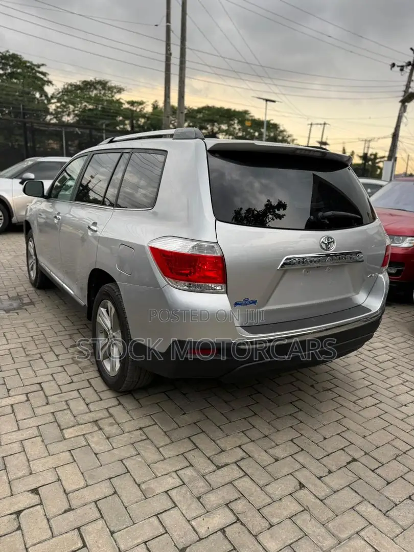 Toyota Highlander 2013 Silver