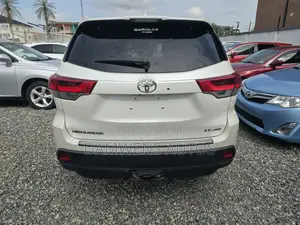 Toyota Highlander Limited 4x4 V6 (3.5L 6cyl 8A) 2017 White