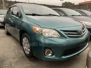Toyota Corolla 2010 Green