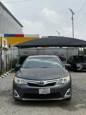 Toyota Camry XLE 4dr Sedan (2.5L 4cyl 6A) 2013 Gray