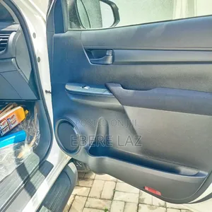 New Toyota Hilux 2025 White