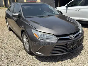 Toyota Camry LE 4dr Sedan (2.5L 4cyl 6A) 2015 Gray