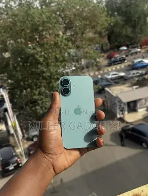 Apple iPhone 16 128 GB Green