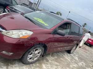 Toyota Sienna 2007 Red
