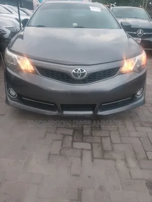 Toyota Camry SE V6 4dr Sedan (3.5L 6cyl 6A) 2012 Gray