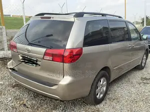 Toyota Sienna LE AWD 2005 Gold