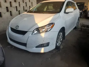 Toyota Matrix 2009 White