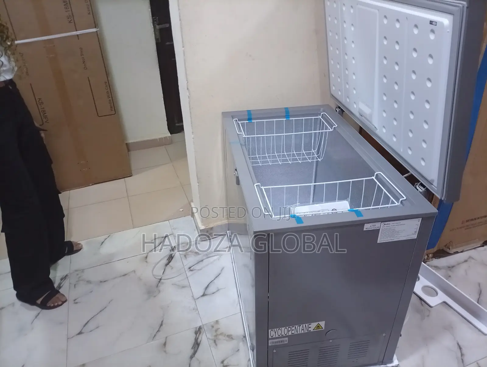 Midea 249l Freezer – Reliable Cooling Performance