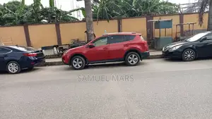 Toyota RAV4 XLE 4dr SUV (2.5L 4cyl 6A) 2015 Red