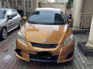 Toyota Matrix 2010 Gold