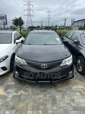 Toyota Camry SE 4dr Sedan (2.5L 4cyl 6A) 2014 Black