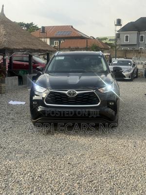Toyota Highlander Limited 2021 Gray