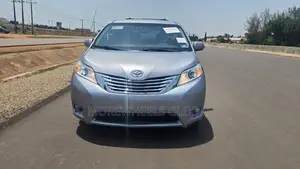 Toyota Sienna LE 7 Passenger Mobility 2011 Silver