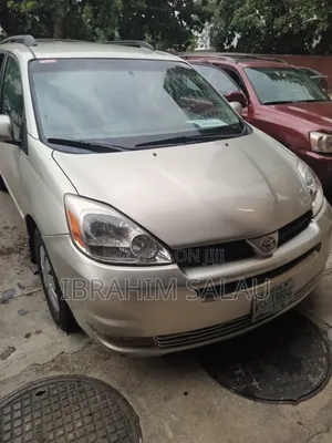 Toyota Sienna 2005 Silver