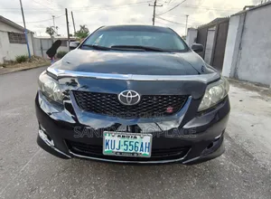 Toyota Corolla 2010 Black