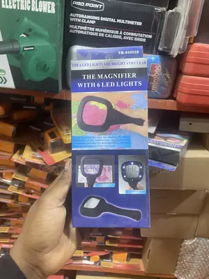 Magnifying Glass With Light