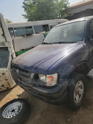Toyota Hilux 1998 Blue