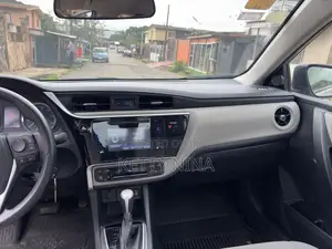 Toyota Corolla 2017 Silver