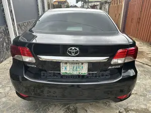 Toyota Avensis 2018 Black