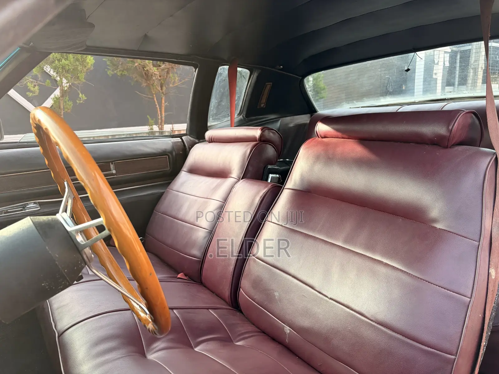 Cadillac Deville 1977 Black
