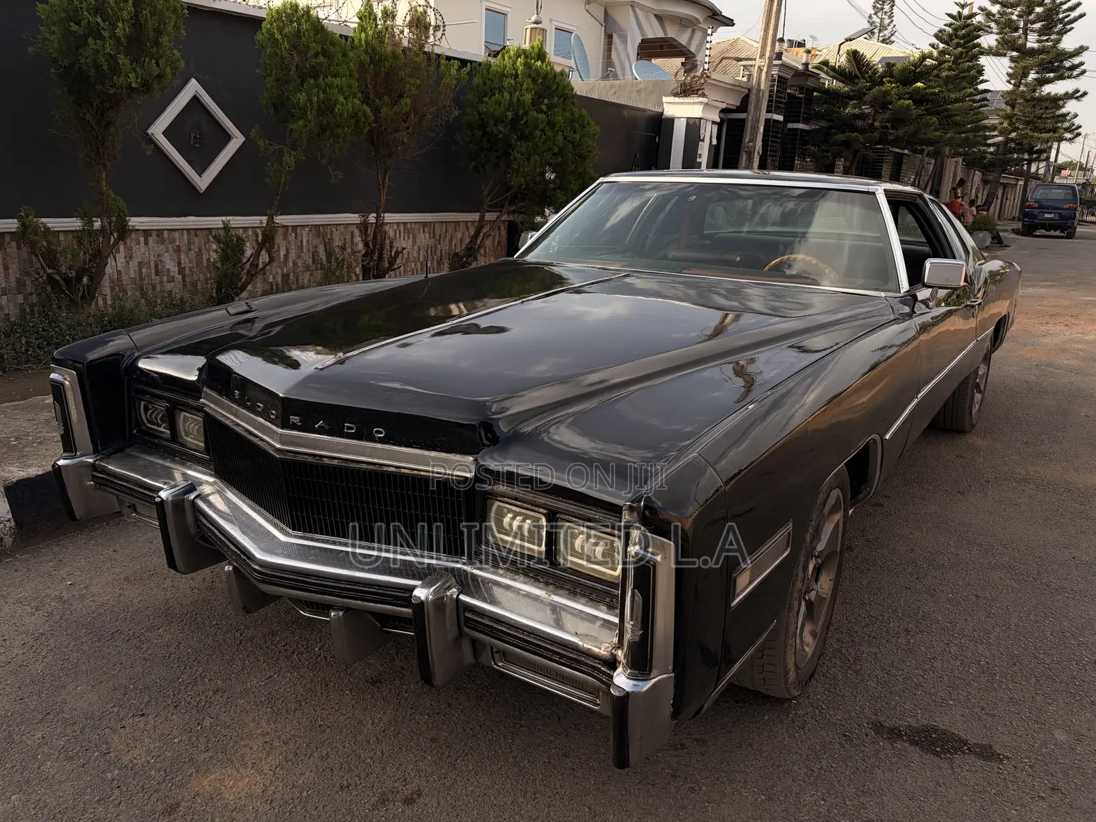 Cadillac Deville 1977 Black
