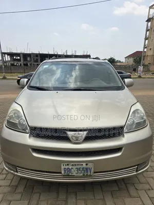 Toyota Sienna 2005 Gold