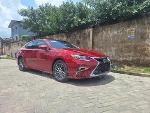 Lexus ES 2016 Red