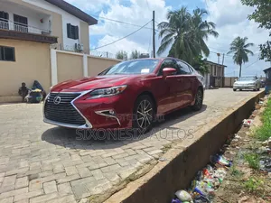 Lexus ES 2016 Red